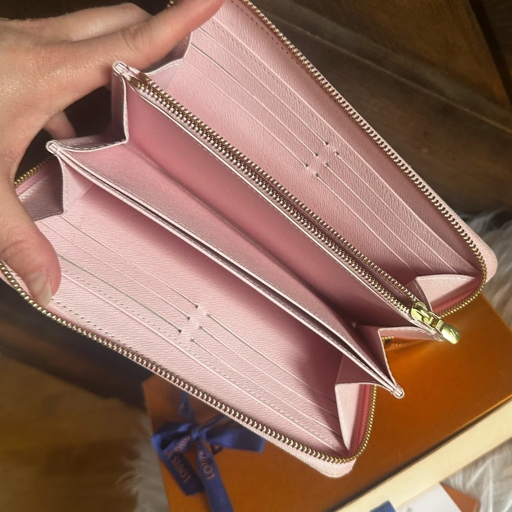 TRADED❤️LE Louis Vuitton By the Pool Zippy wallet ombré card hold giant mono - Picture 9 of 13